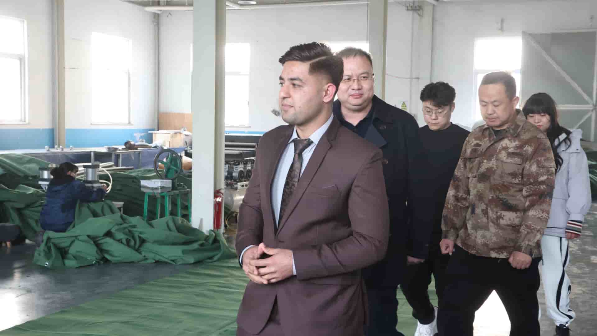 Buyer inspection tour at Jinxiang production facility
